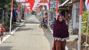 Semarak HUT ke 79 RI, Bendera Raksasa Hiasi Dusun Sememek Malang