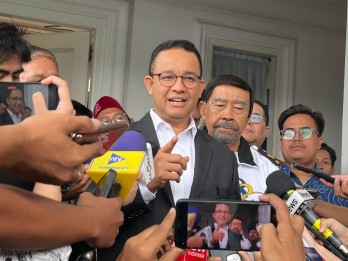 Anies dan Ridwan Kamil 'Berebut' Simpati The Jak dan Persija Jelang Pilkada