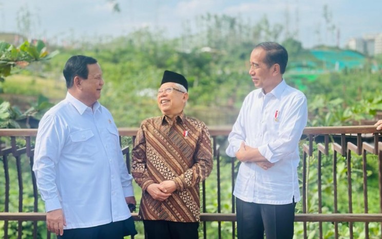 Presiden terpilih Prabowo Subianto, Wapres Ma'ruf Amin, dan Presiden Joko Widodo di jelang sidang kabinet perdana di Sumbu Kebangsaan IKN, Kalimantan Timur, Senin (12/8 - 2024).