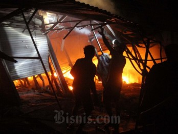 Kebakaran Lahap Pemukiman Padat Penduduk di Manggarai Jaksel