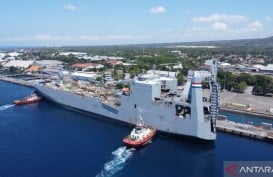 Kapal Amerika Serikat MV Cape Hudson Sandar di Banyuwangi