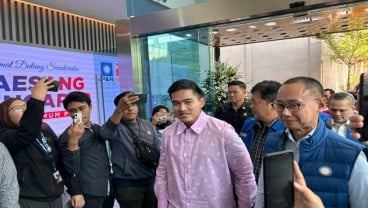 Lanjutkan Safari Politik, Kaesang Pangarep Sambangi Kantor DPP PAN dengan Kemeja Pink