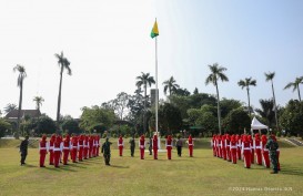 DPR Minta Paskibraka Tidak Lepas Jilbab Saat Pengibaran Bendera Pusaka