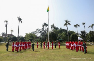 DPR Minta Paskibraka Tidak Lepas Jilbab Saat Pengibaran Bendera Pusaka