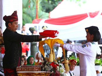 Paskibraka Dipaksa Lepas Jilbab, Jokowi Ingatkan Hal Ini ke BPIP