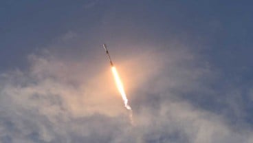 SpaceX Siap Terbang di Atas Kutub, Pertama Kali Dalam Sejarah