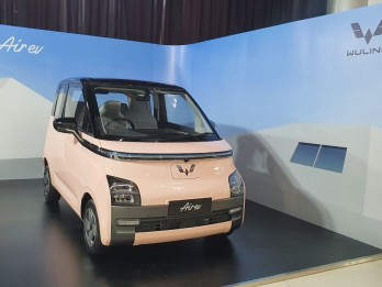 Wuling Pede Kuasai Pasar Mobil Listrik meski Merek China Menjamur