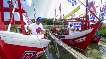 Nippon Paint Indonesia Warnai 5.124 Kapal Nelayan di Seluruh Indonesia