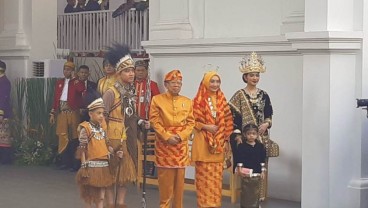 Gibran dan Jan Ethes Tiba di Istana Merdeka, Sambut Kedatangan Maruf Amin