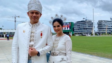 Foto AHY & Annisa Pohan Pakai Baju Adat saat HUT RI di IKN, Bak Pengantin Baru!