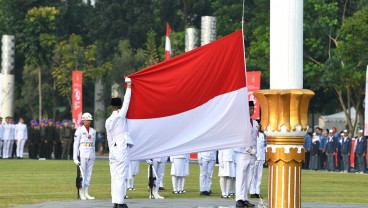 HUT Ke-79 RI, Bey Minta ASN Jabar Tak Berpuas Diri