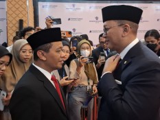 Tangis Bahlil Hingga Sapaan 'Calon Ketum Golkar' Warnai Setijab Menteri Investasi