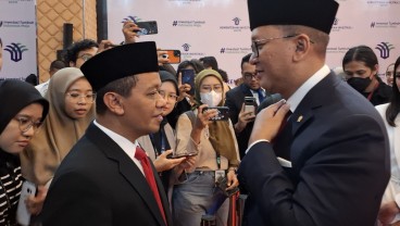 Tangis Bahlil Hingga Sapaan 'Calon Ketum Golkar' Warnai Setijab Menteri Investasi