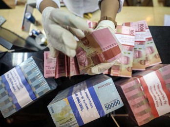 Rupiah Dipatok Rp16.100 pada 2025, Subsidi hingga Bunga Utang Bisa Bengkak