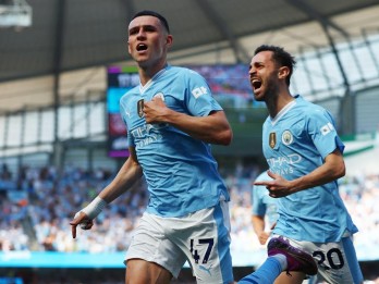 Kalahkan Haaland dan Palmer, Phil Foden Jadi Pemain Terbaik PFA 2023-2024