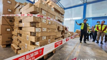 12 Kontainer Pakaian Bekas Gagal Masuk Semarang
