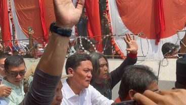 Wakil DPR Temui Massa Demo, Habiburokhman: Tidak Ada Pengesahan RUU Pilkada Hari ini