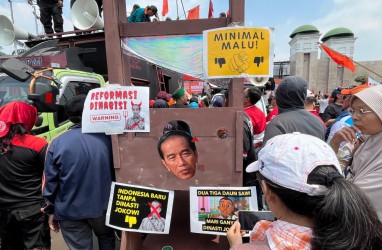 Massa Demo di DPR: Reformasi Dihabisi, Darurat Indonesiaku, Darurat Demokrasiku