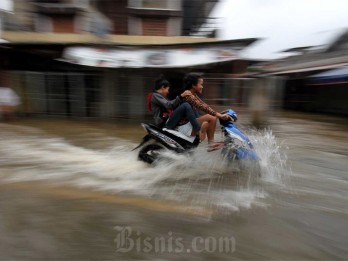 Curah Hujan Tinggi, Warga Riau Diminta Waspada Bencana Banjir dan Longsor