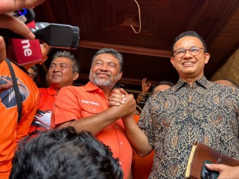 Momen Anies dan Said Iqbal Salam Komando di Markas Partai Buruh