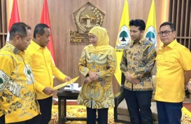 Maju Pilkada Jatim, Khofifah-Emil Terima Surat Dukungan dari Golkar