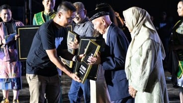 Pemprov Jabar Berikan Penghargaan Lifetime Achievement pada Nike Ardilla dan Ni Mursih