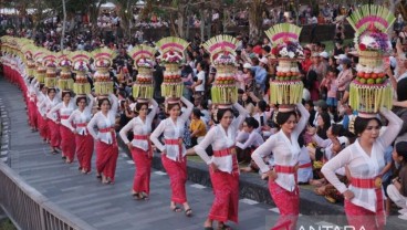 Perputaran Uang Festival Tiga Hari di Tanah Lot Mencapai Rp300 Juta