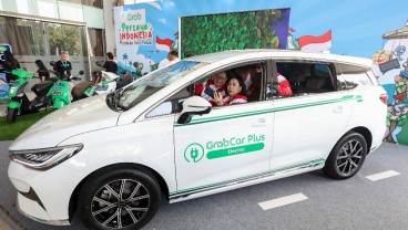 Menhub: Driver Grab Electric Berpotensi Dapat 'Gaji' Rp12 Juta per Bulan