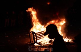 Demo di Semarang Ricuh, Gas Air Mata Ditembakkan hingga Lukai Masyarakat Sipil