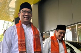 Kenakan Busana Adat Betawi, Ridwan Kamil-Suswono Menuju KPU Jakarta