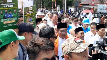 RK-Suswono Jalan Kaki ke KPUD Jakarta, Massa Padati Jalan Raya