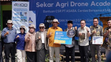 Siswa Vokasi di Cianjur Diajarkan Gunakan Drone Spray untuk Pertanian