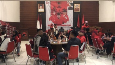 Kantor DPD PDIP Jabar Dipenuhi Kader, Masih Tunggu Anies atau Kader Sendiri?