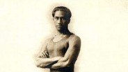 Kenalan dengan Duke Kahanamoku, Orang yang Mempopulerkan Olahraga Surfing