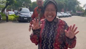 Risma Temui Jokowi di Istana, Mundur dari Kabinet?