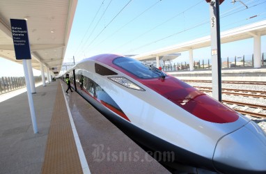 KAI-CRRC China Sepakat Kerja Sama Pengadaan KRL hingga Kereta Cepat