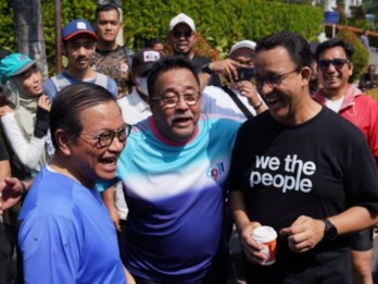 Kaos Hitam 