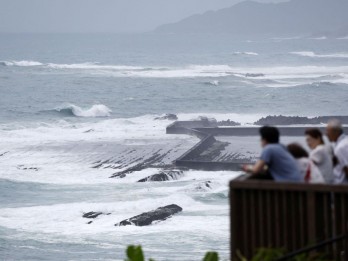 7 Orang di Jepang Tewas Akibat Topan Shanshan