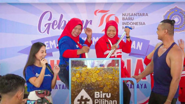 Air Minum Biru Bersama Kader Surabaya Hebat Rayakan Kemerdekaan RI Lewat Edukasi dan Upaya Pemecahan Rekor Dunia