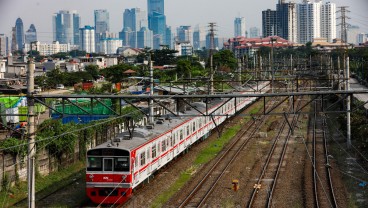 Erick Thohir Buka Suara Soal Wacana Subsidi Tarif KRL Berbasis NIK