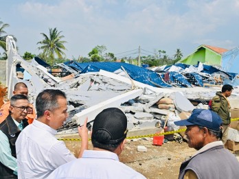 Kunjungi Lokasi Bencana Alam di Bogor, Bey Minta Warga Waspadai Hujan Ekstrem