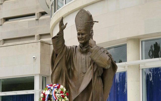 Historia: Pekik ‘Viva Santo Padre’ dan Pesan Damai Paus di Timtim