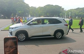 Naik Innova Zenix ke Istana, Paus Fransiskus Disambut Upacara Kenegaraan