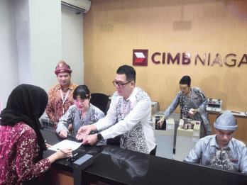 Hari Pelanggan Nasional, Manajemen CIMB Niaga Sapa Nasabah di Palembang