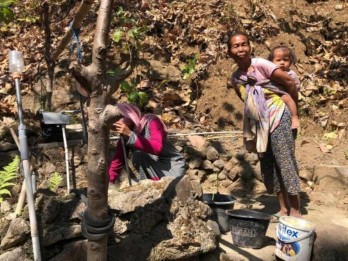 Warga Munggu Ponorogo Kekeringan, Tempuh 2 Km di Hutan Demi Air