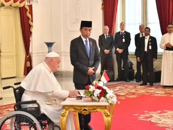 Pesan Paus Fransiskus di Buku Tamu Istana: God Bless Indonesia!