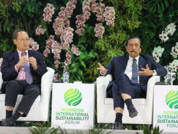 Luhut Sebut RI Punya 400 Proyek Transisi Energi, Suntik Mati PLTU Suralaya Termasuk