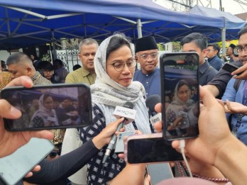 Ini Kenangan Manis Menkeu Sri Mulyani di FEUI Bersama Faisal Basri