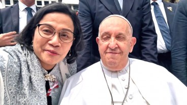 Sri Mulyani Pamer Selfie Bareng Paus Fransiskus, Begini Ceritanya!