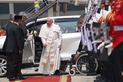 Paus Fransiskus Akhiri Lawatan di Indonesia